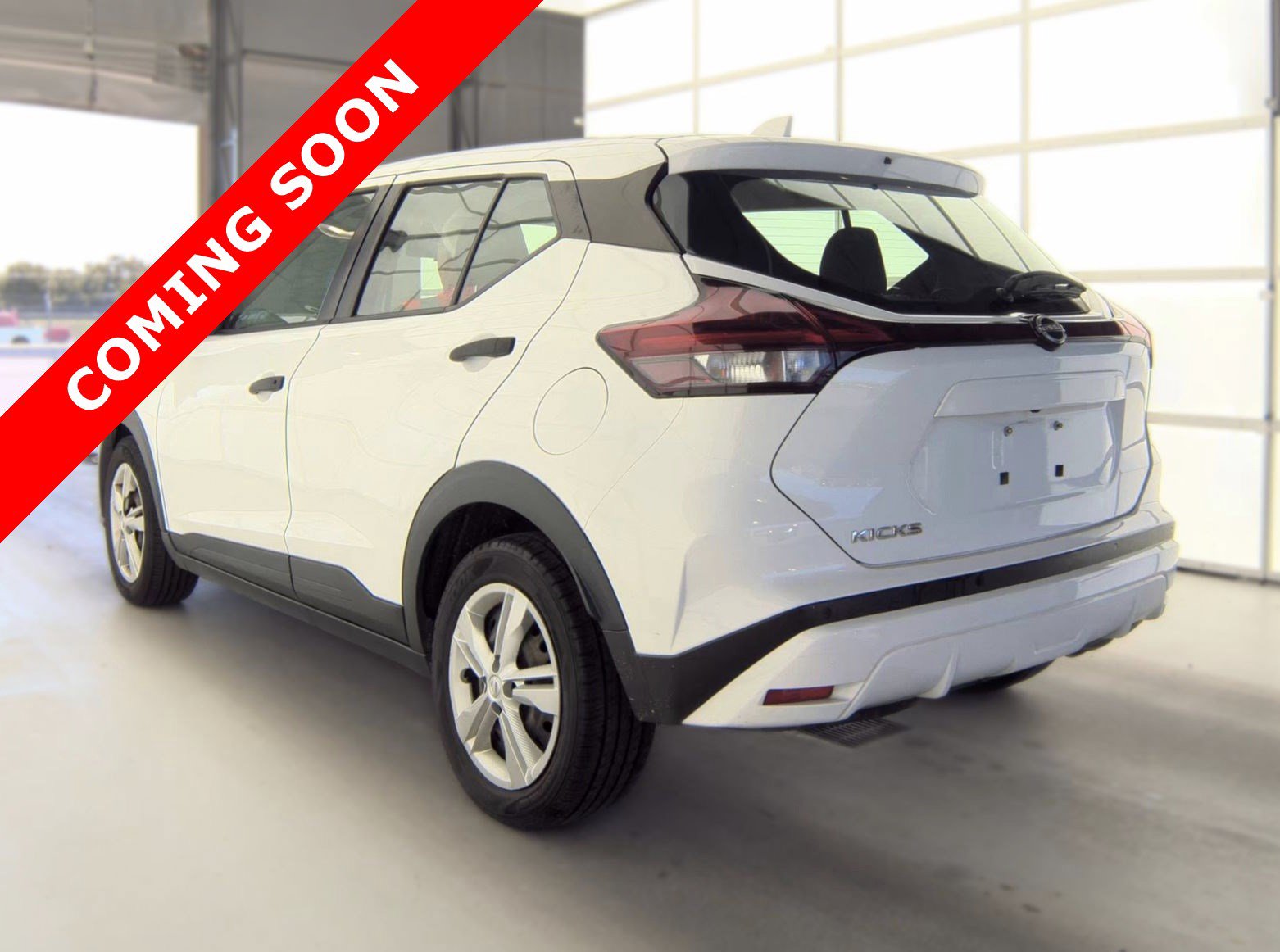 Used 2023 Nissan Kicks S FWD image 5