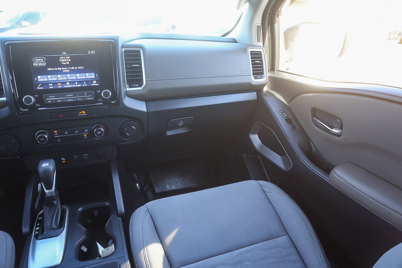 Used 2022 Nissan Frontier SV w/ Technology Package image 15