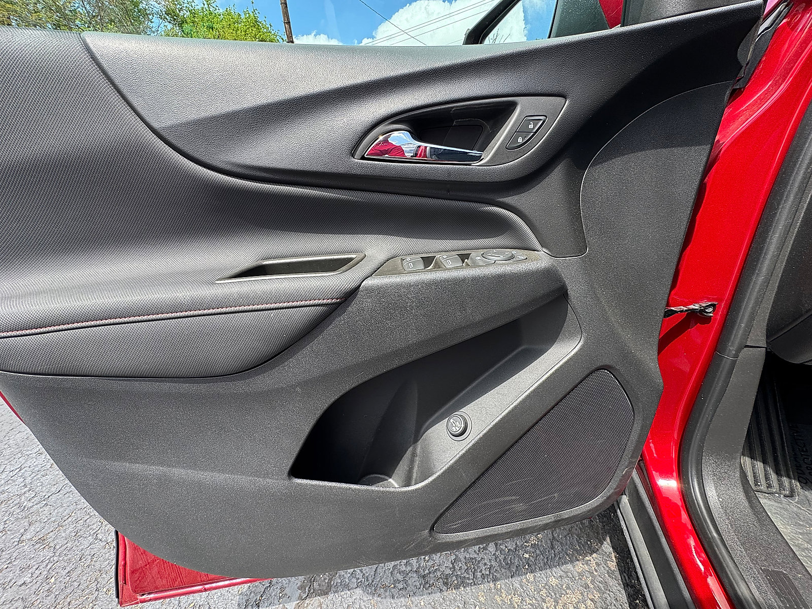Used 2023 Chevrolet Equinox RS FWD image 10