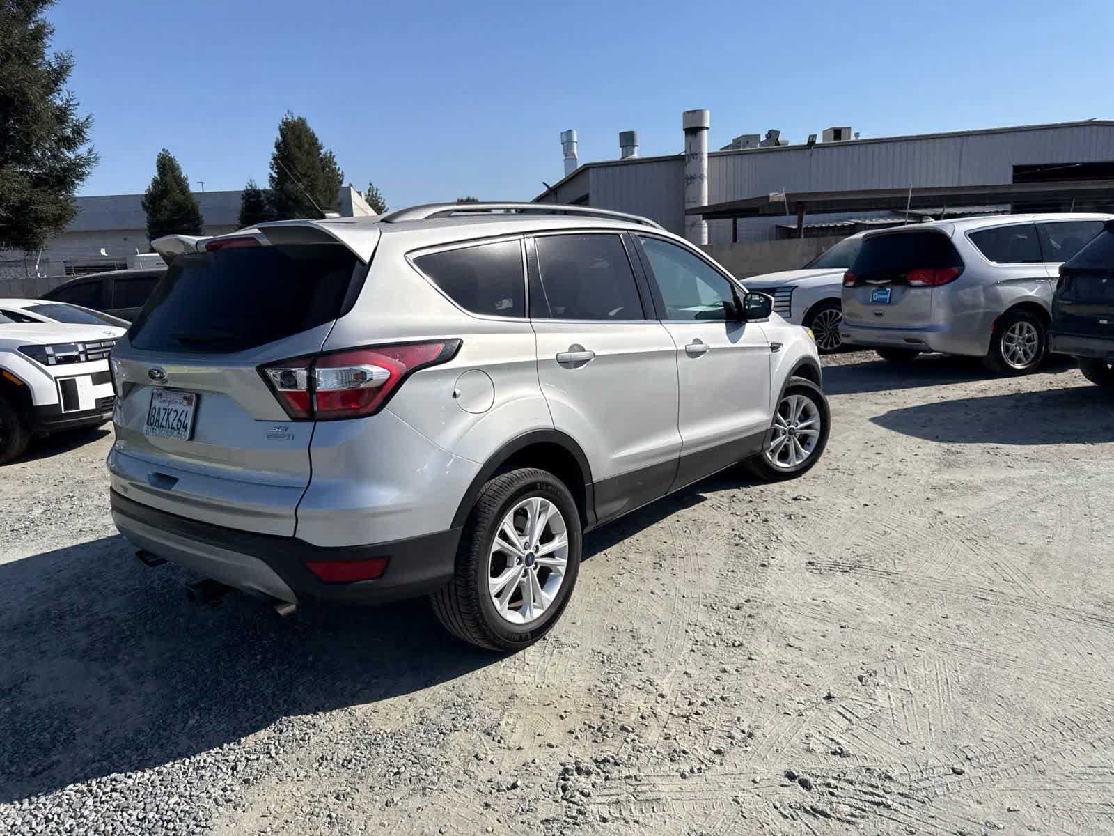 Used 2018 Ford Escape SE FWD image 5
