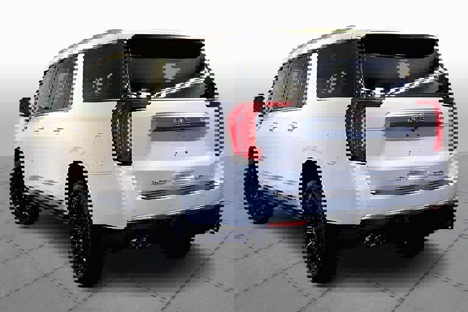 Used 2022 GMC Yukon XL Denali image 12