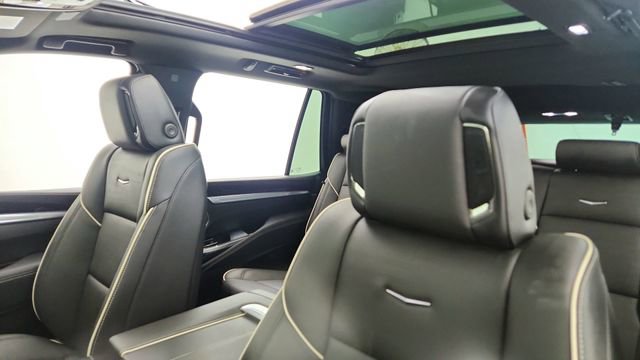 Used 2025 Cadillac Escalade Sport w/ Touring Package image 38