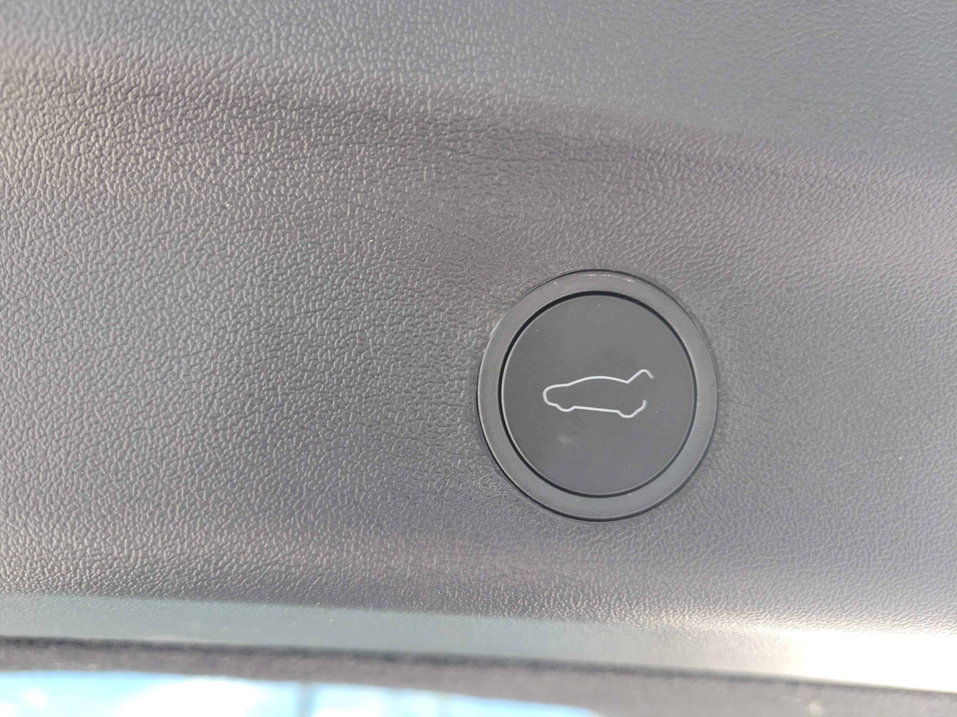 Used 2026 Tesla Model Y 2WD image 11
