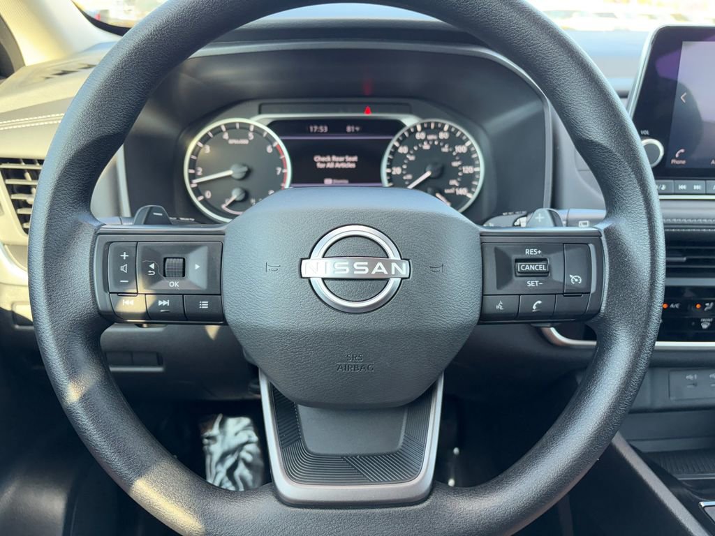 Used 2025 Nissan Rogue S image 11