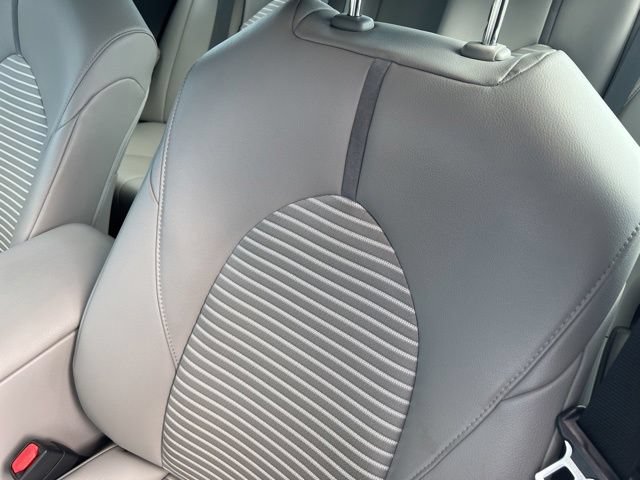 Used 2018 Toyota Camry SE FWD image 6