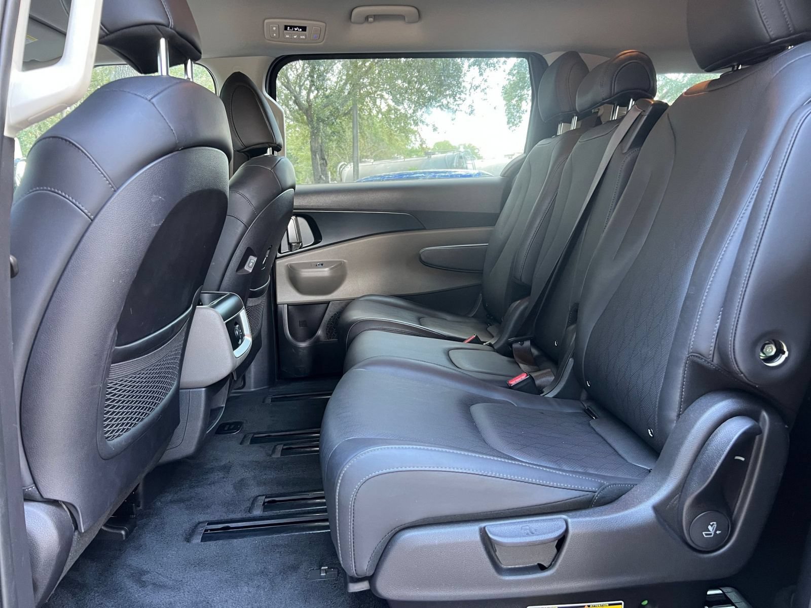 Used 2026 Kia Carnival FWD image 28