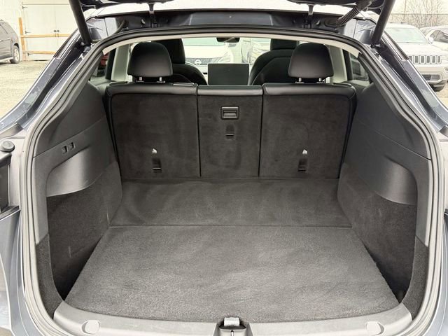 Used 2021 Tesla Model Y Long Range image 9