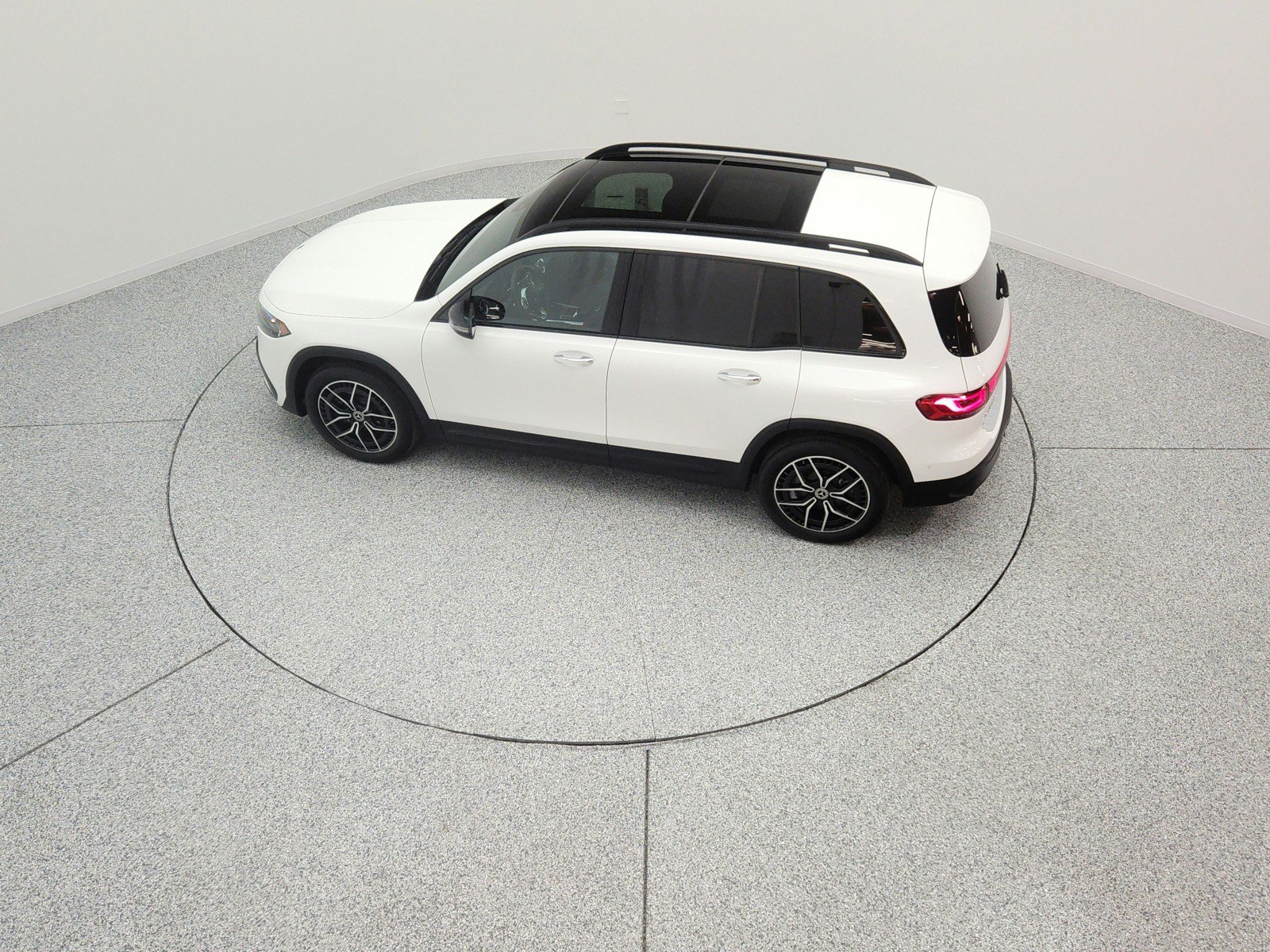 Used 2023 Mercedes-Benz EQB 350 4MATIC SUV image 16