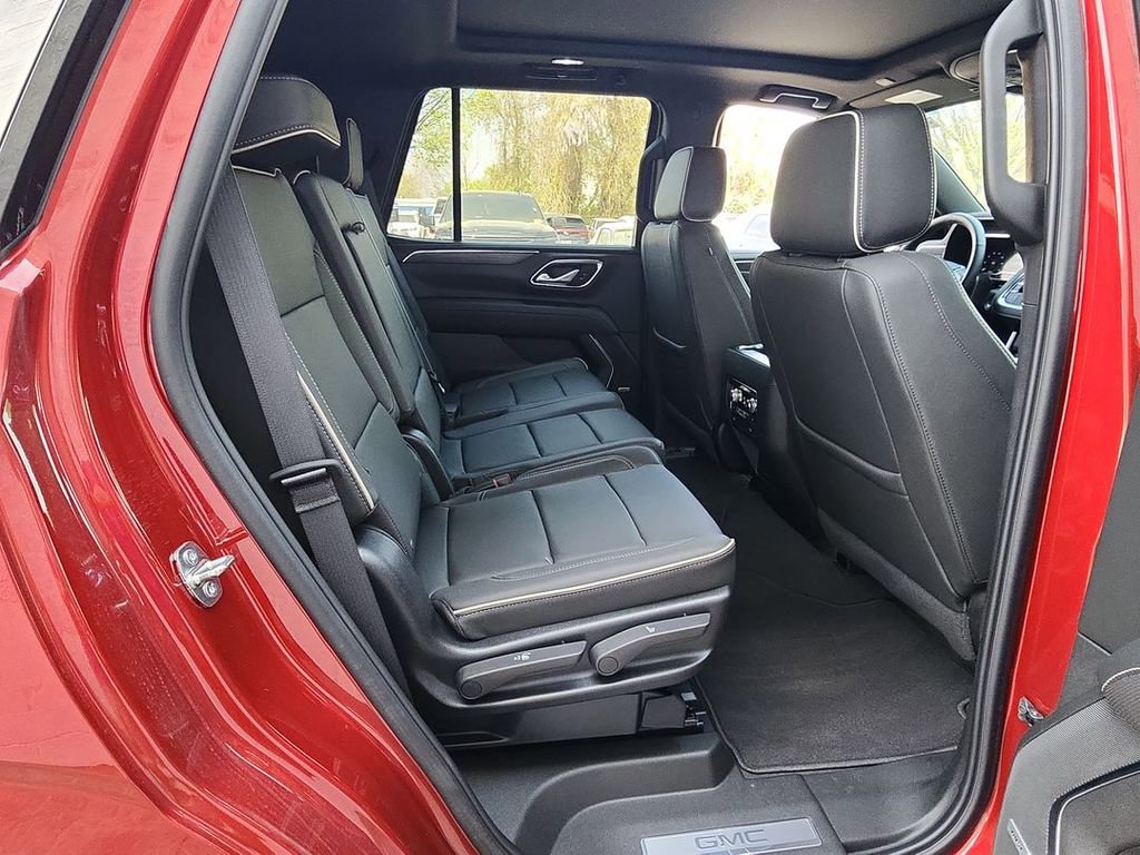 Used 2024 GMC Yukon SLT w/ SLT Premium Package image 27
