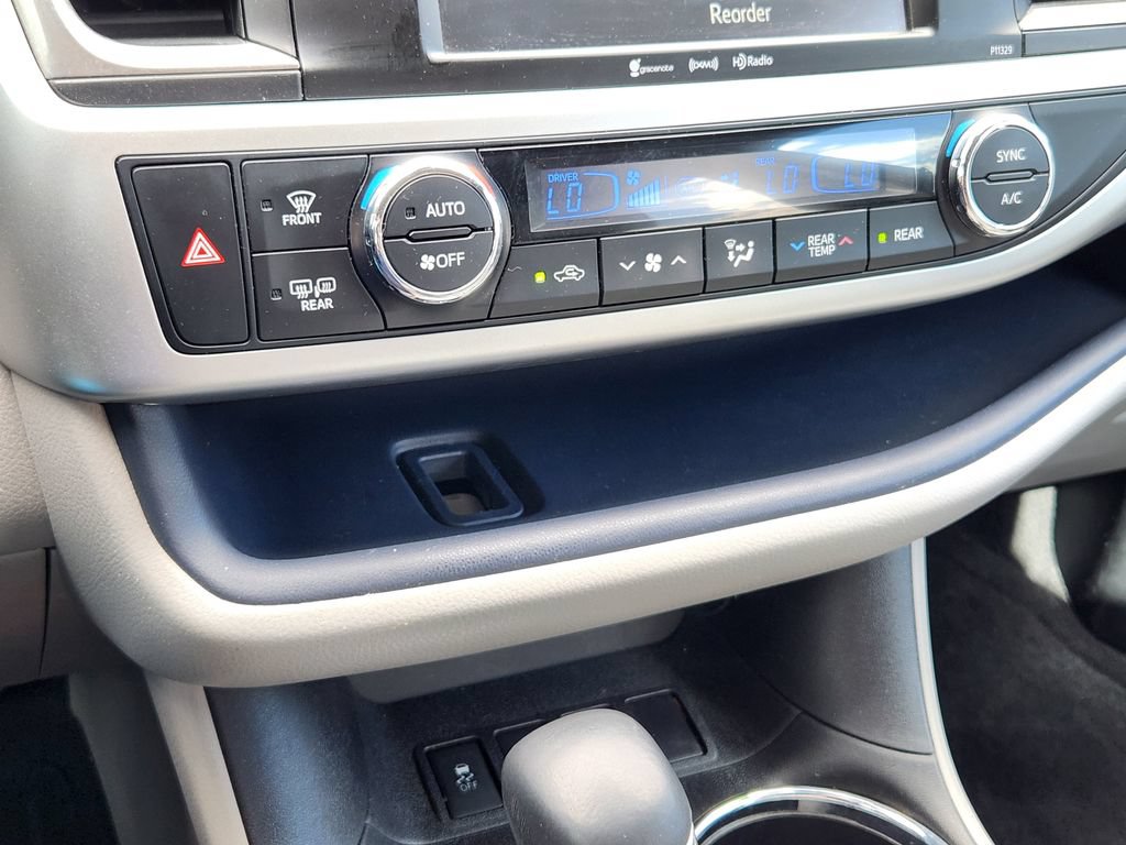 Used 2017 Toyota Highlander Plus FWD image 20