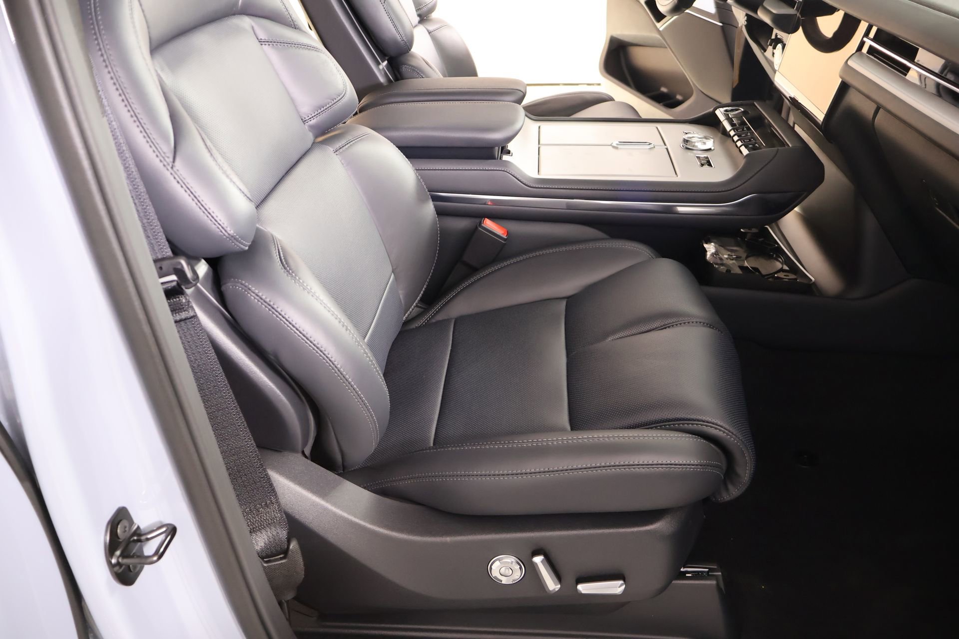 New 2026 Lincoln Navigator Reserve image 15