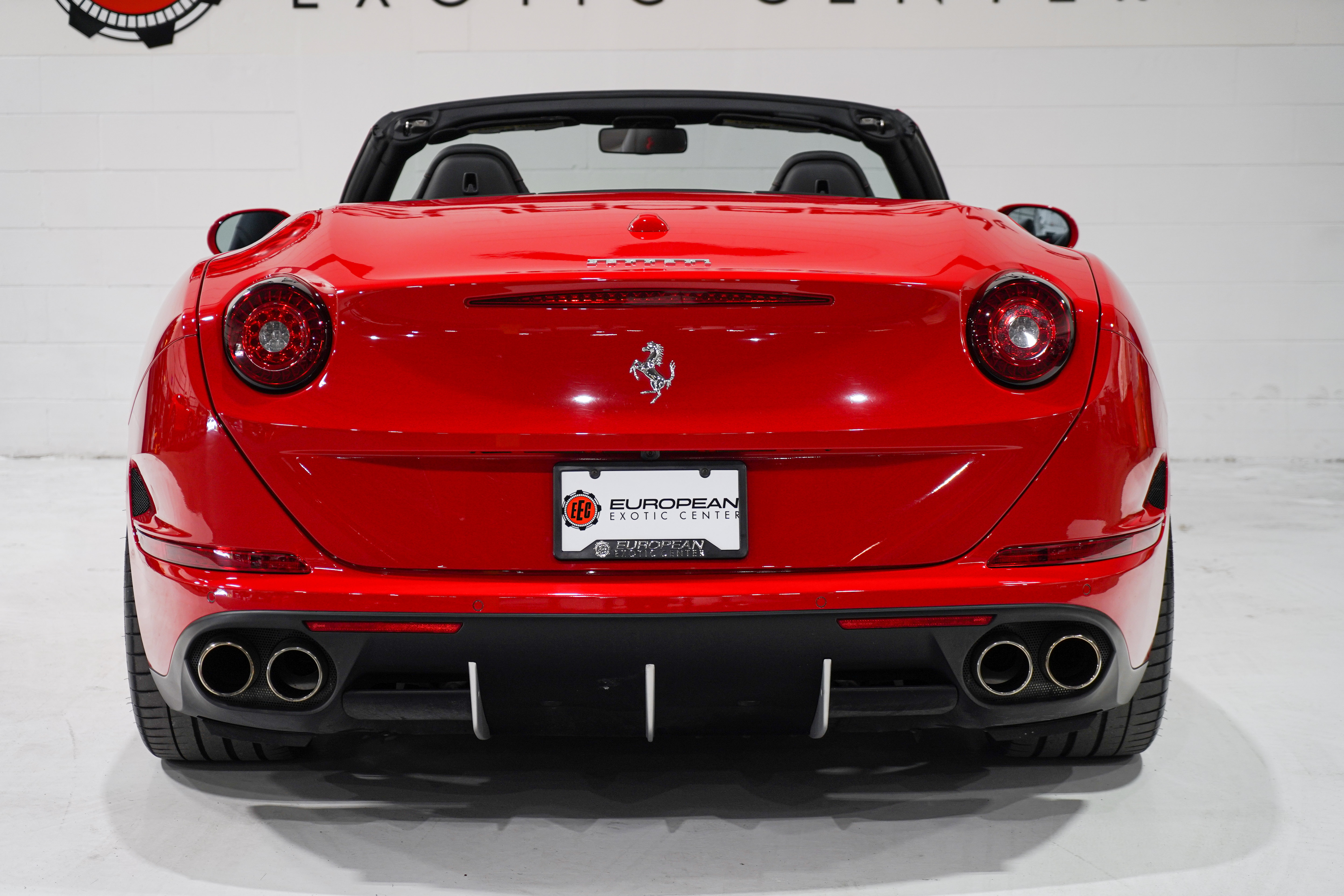 Used 2017 Ferrari California T RWD image 3