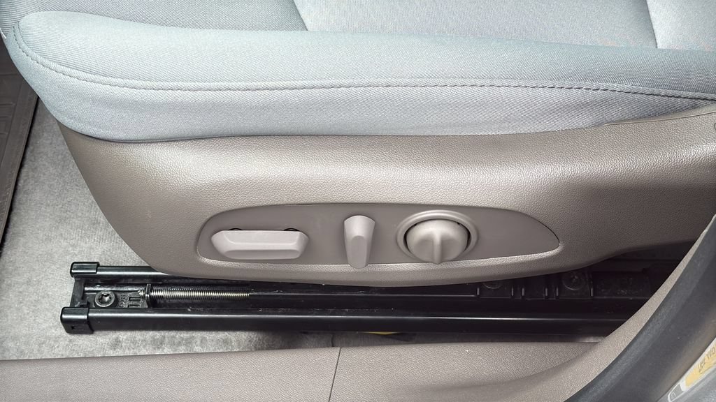 Used 2024 Chevrolet Malibu LT w/ LPO, Floor Liner Package FWD image 12