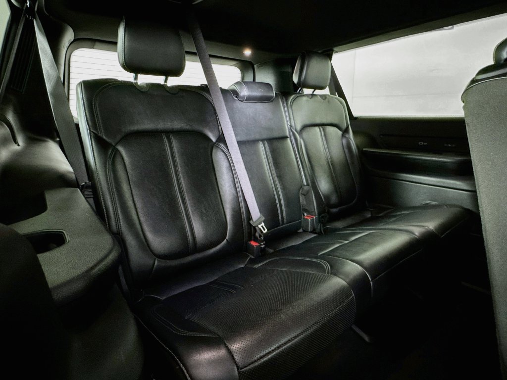 Used 2024 Jeep Wagoneer L Series III w/ Flexible Seating Group AWD/4WD image 28