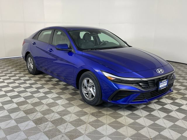 Certified 2025 Hyundai Elantra SE w/ Cargo Package image 25