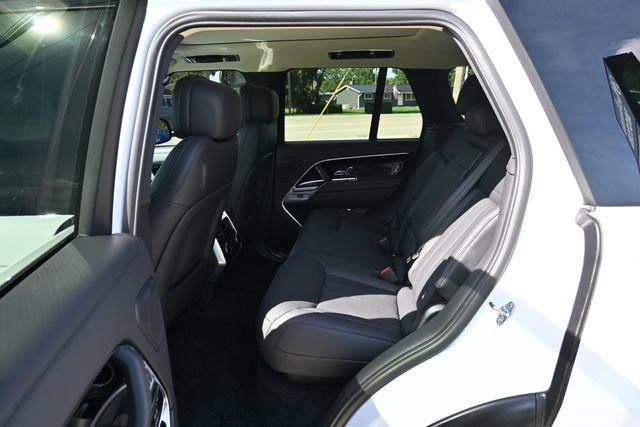 Used 2025 Land Rover Range Rover SE AWD/4WD image 24