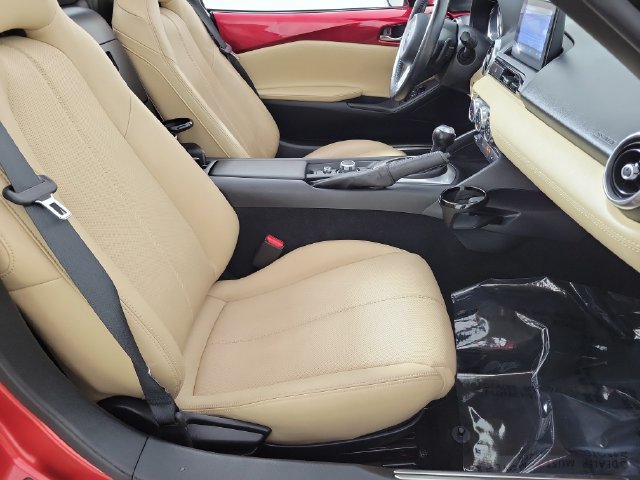 Used 2020 MAZDA MX-5 Miata RF Grand Touring RWD image 11