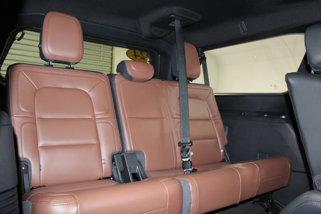 Used 2024 Lincoln Navigator L Reserve AWD/4WD image 35