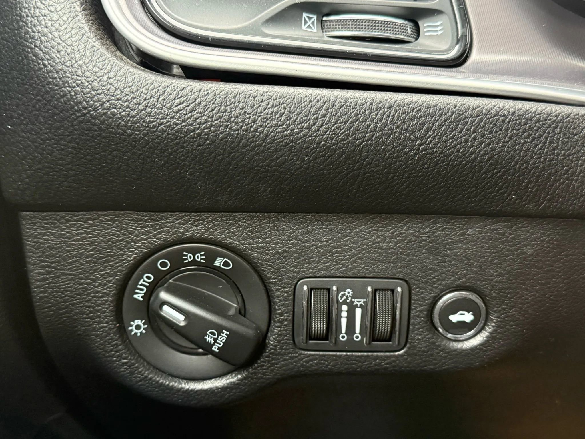 Used 2020 Dodge Challenger R/T RWD image 31