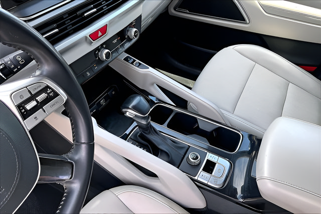 Used 2020 Kia Telluride S w/ S 8 Passenger Seating Package FWD image 15