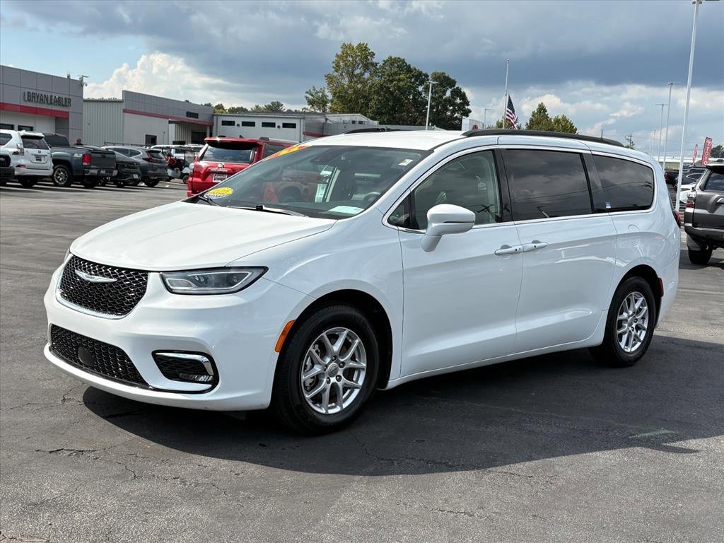 Used 2022 Chrysler Pacifica Touring-L image 26