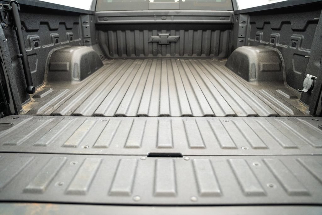 Used 2024 Chevrolet Silverado 1500 LT Trail Boss w/ LT Trail Boss Premium Package AWD/4WD image 11