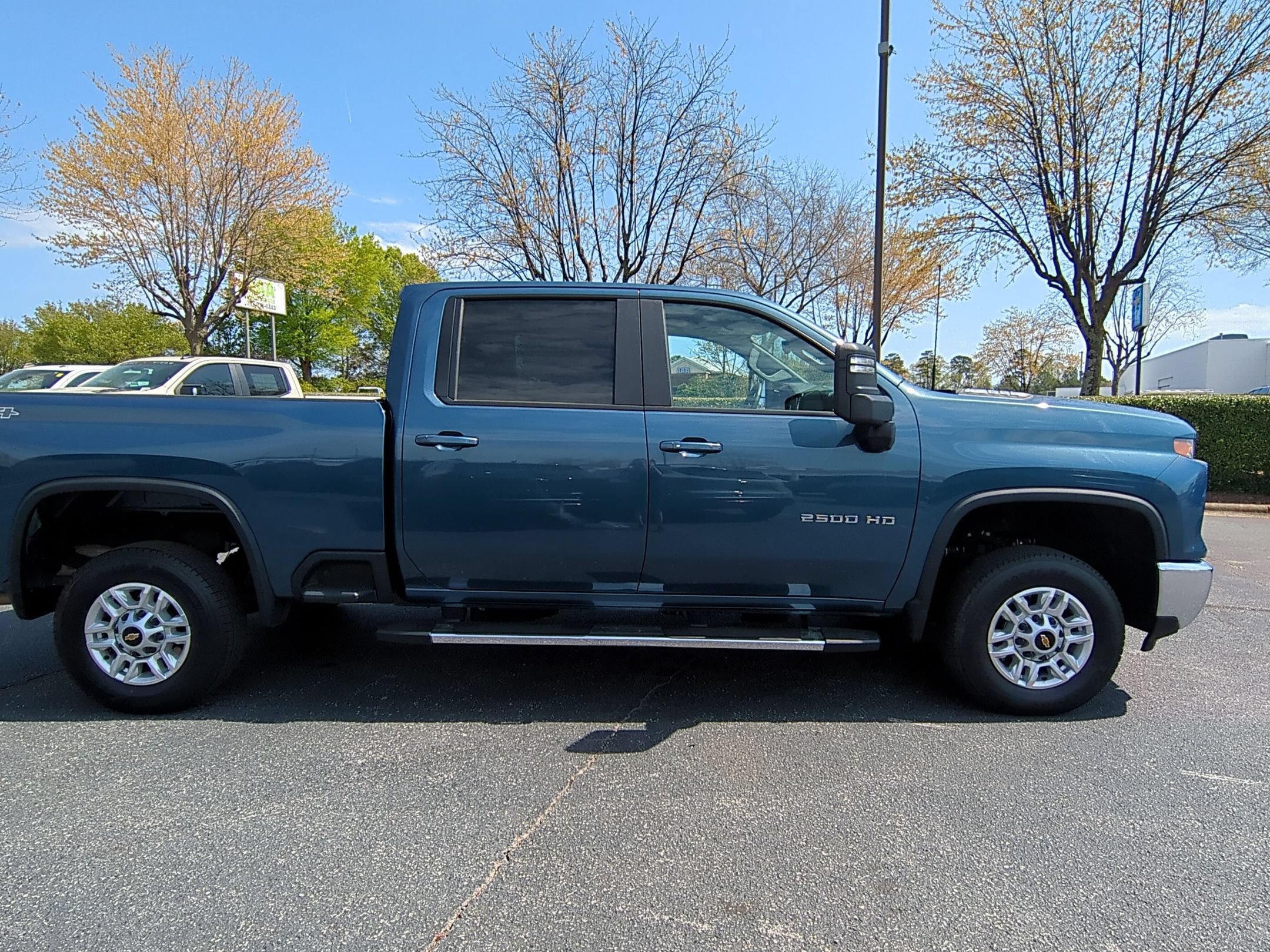 Used 2025 Chevrolet Silverado 2500 LT w/ Convenience Package AWD/4WD image 10