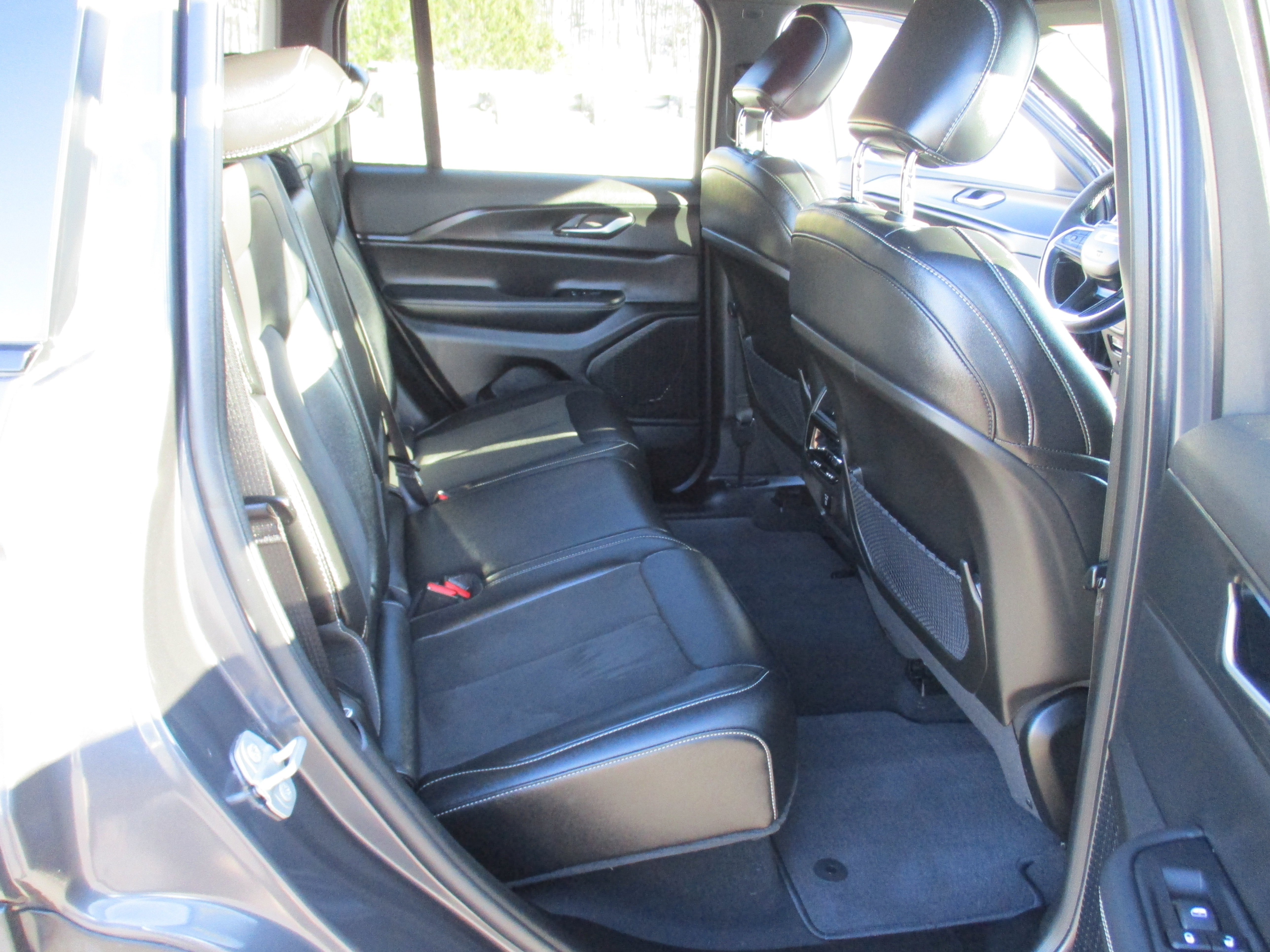 Certified 2023 Jeep Grand Cherokee Altitude image 15