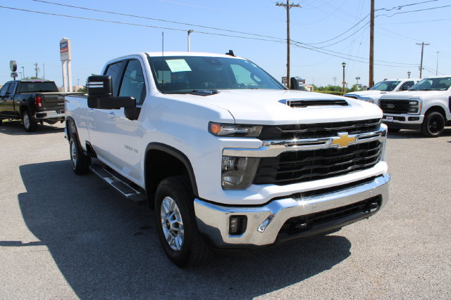 Used 2025 Chevrolet Silverado 2500 LT w/ Safety Package AWD/4WD image 3