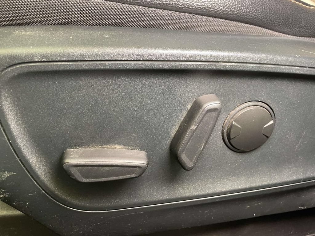 Used 2020 Ford Escape Titanium AWD/4WD image 15