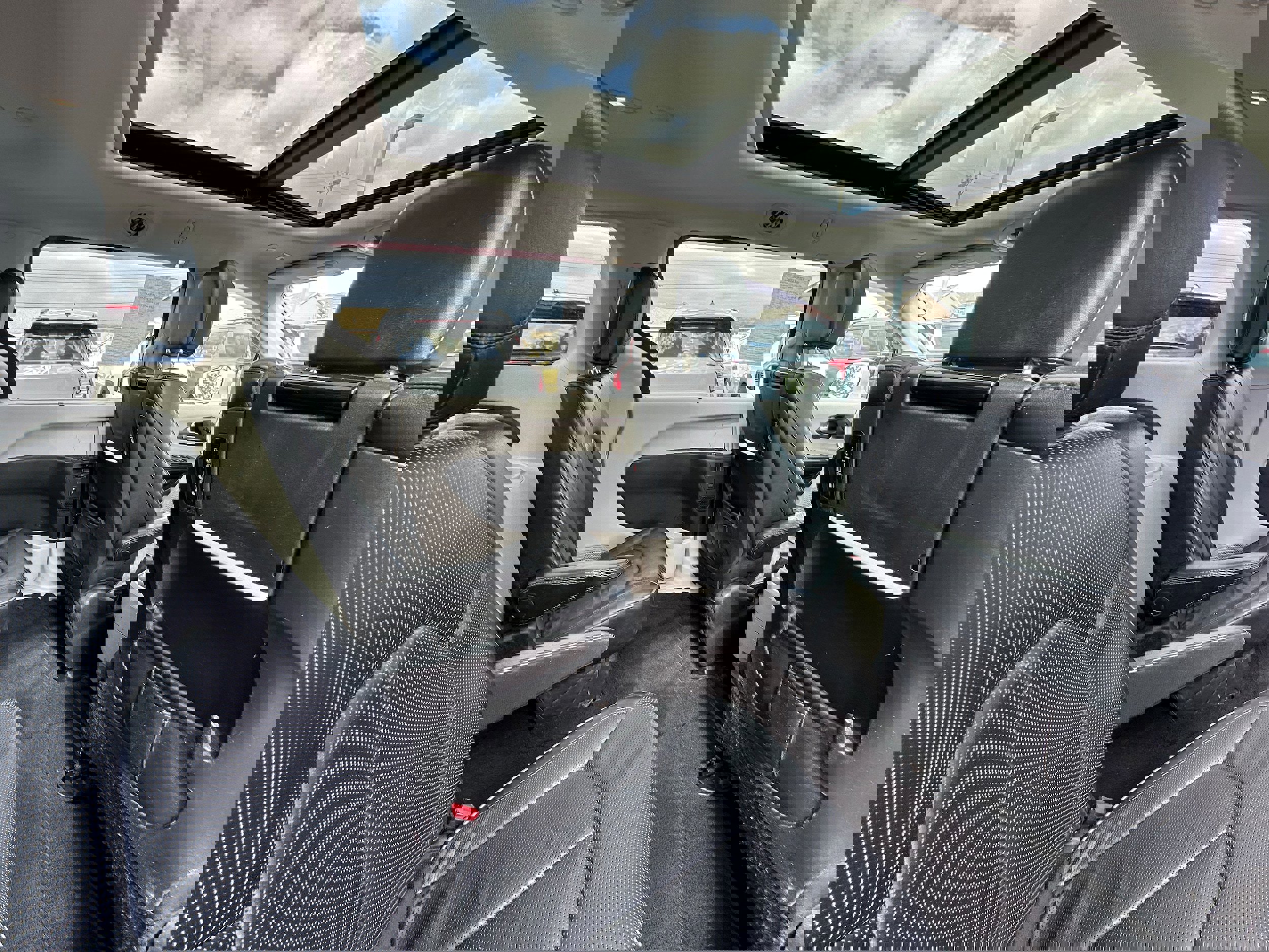 Used 2018 Chrysler Pacifica Limited image 17