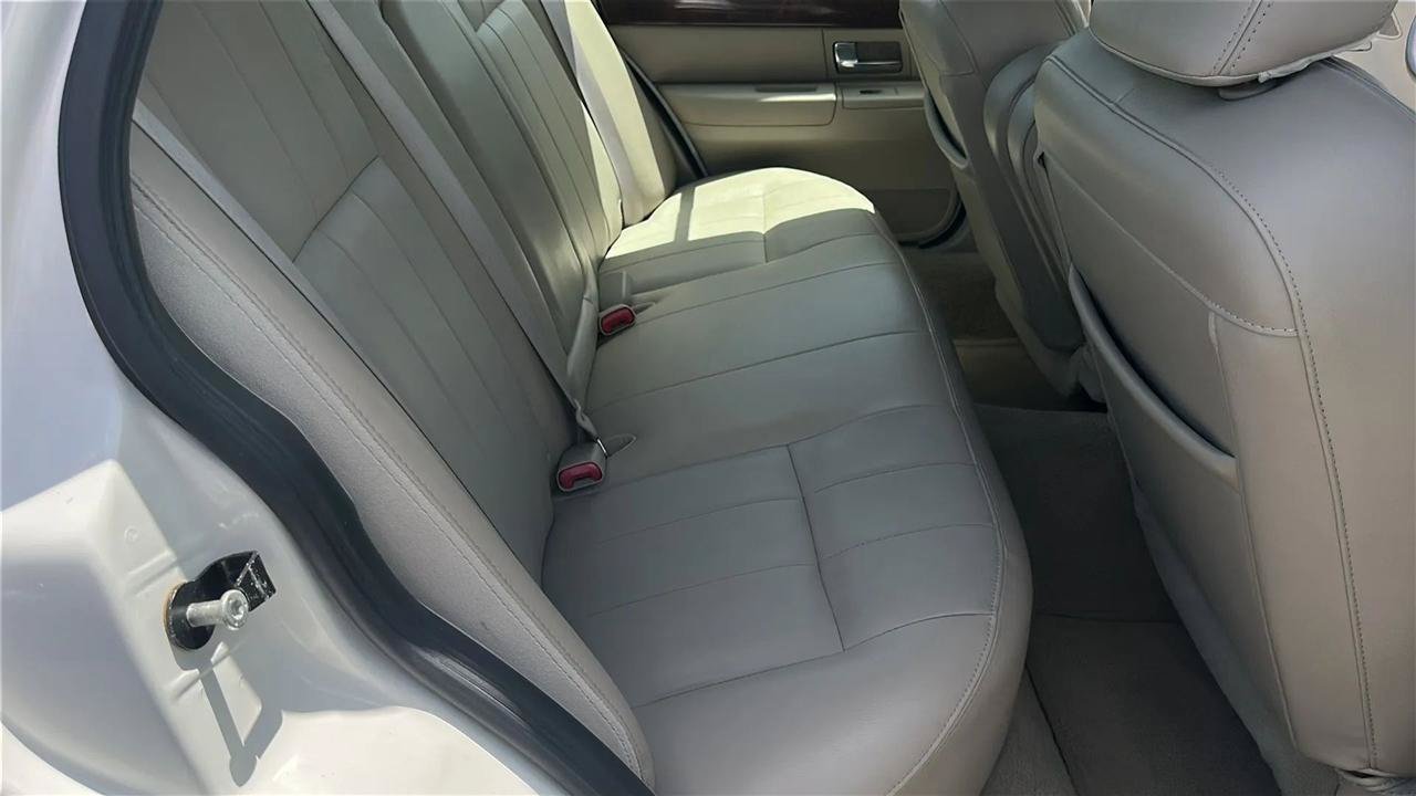 Used 2009 Mercury Grand Marquis LS RWD image 31