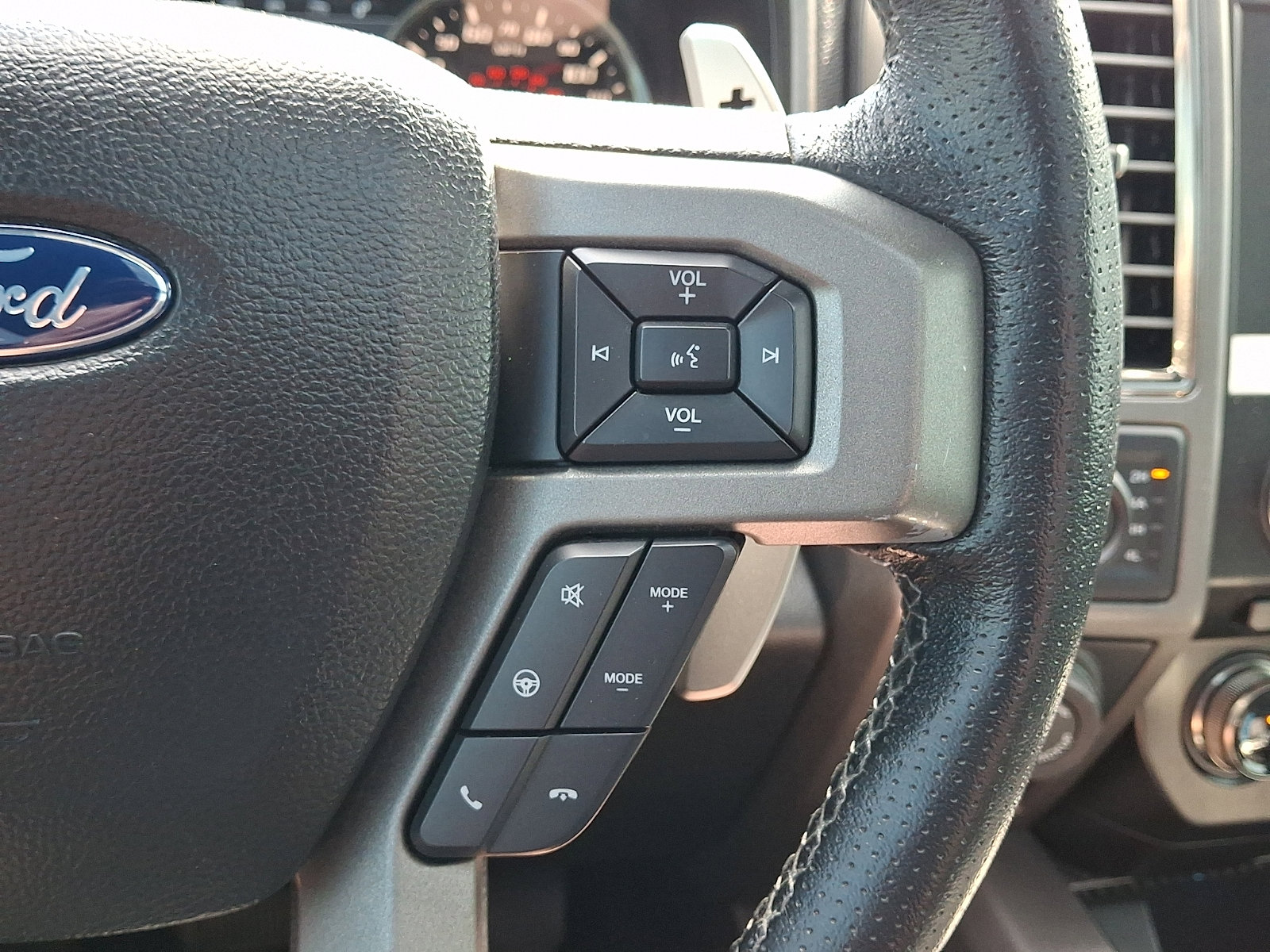 Used 2018 Ford F150 Raptor w/ Equipment Group 802A Luxury AWD/4WD image 26