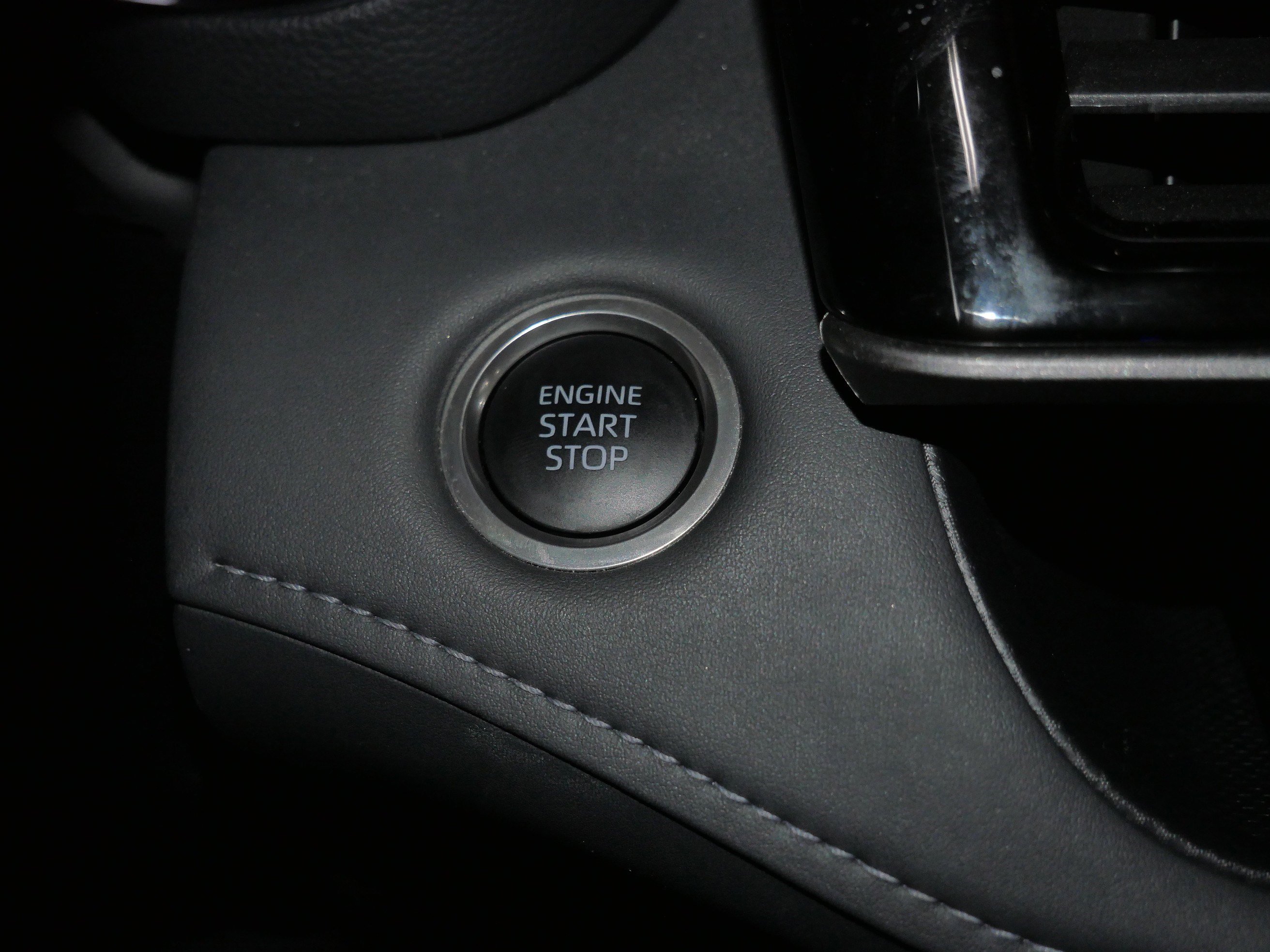 Used 2024 Toyota Highlander XLE image 35