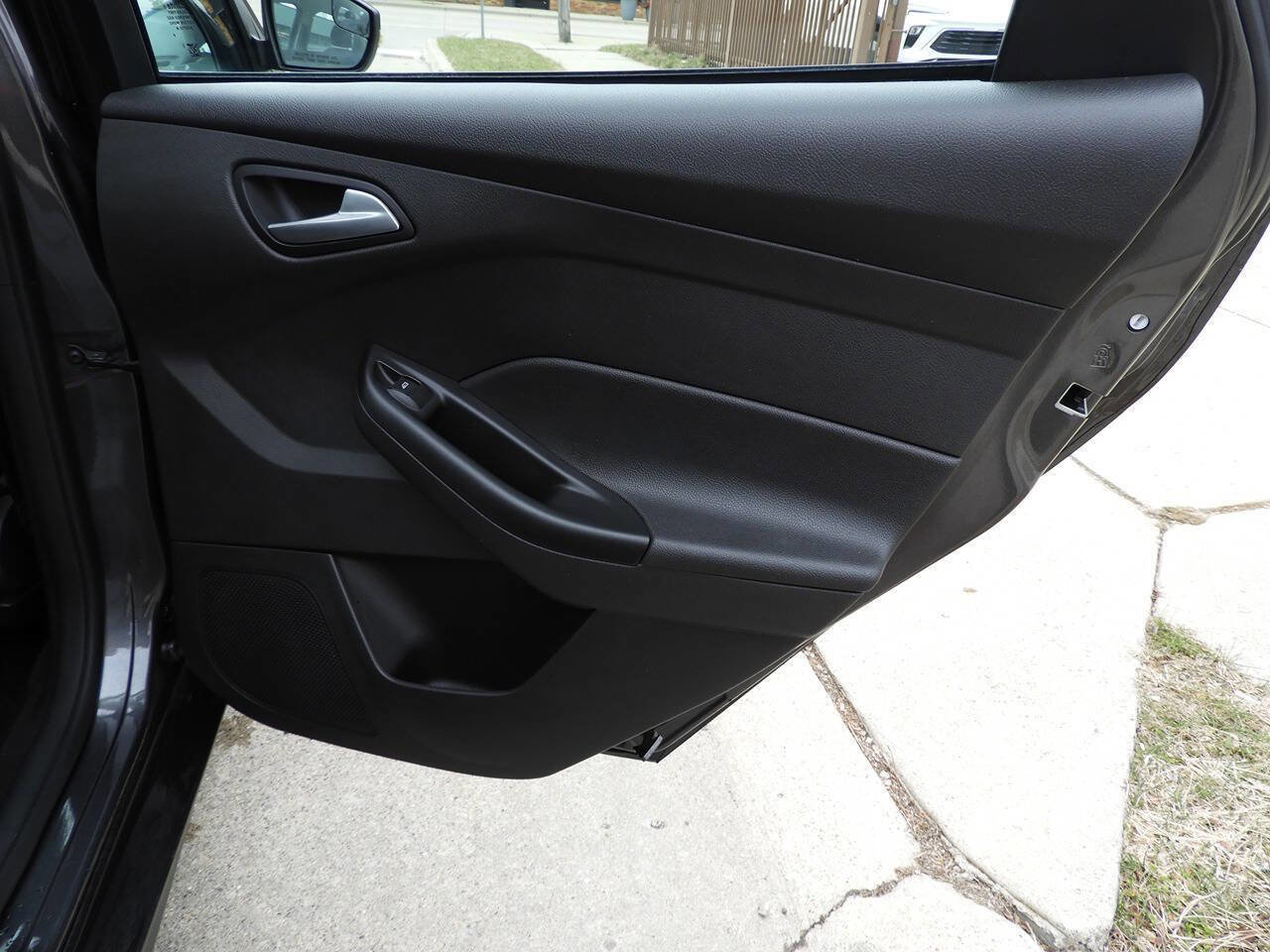 Used 2017 Ford Focus SE image 28