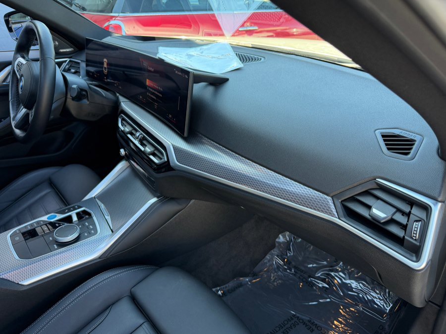 Used 2023 BMW i4 eDrive40 w/ M Sport Package image 32