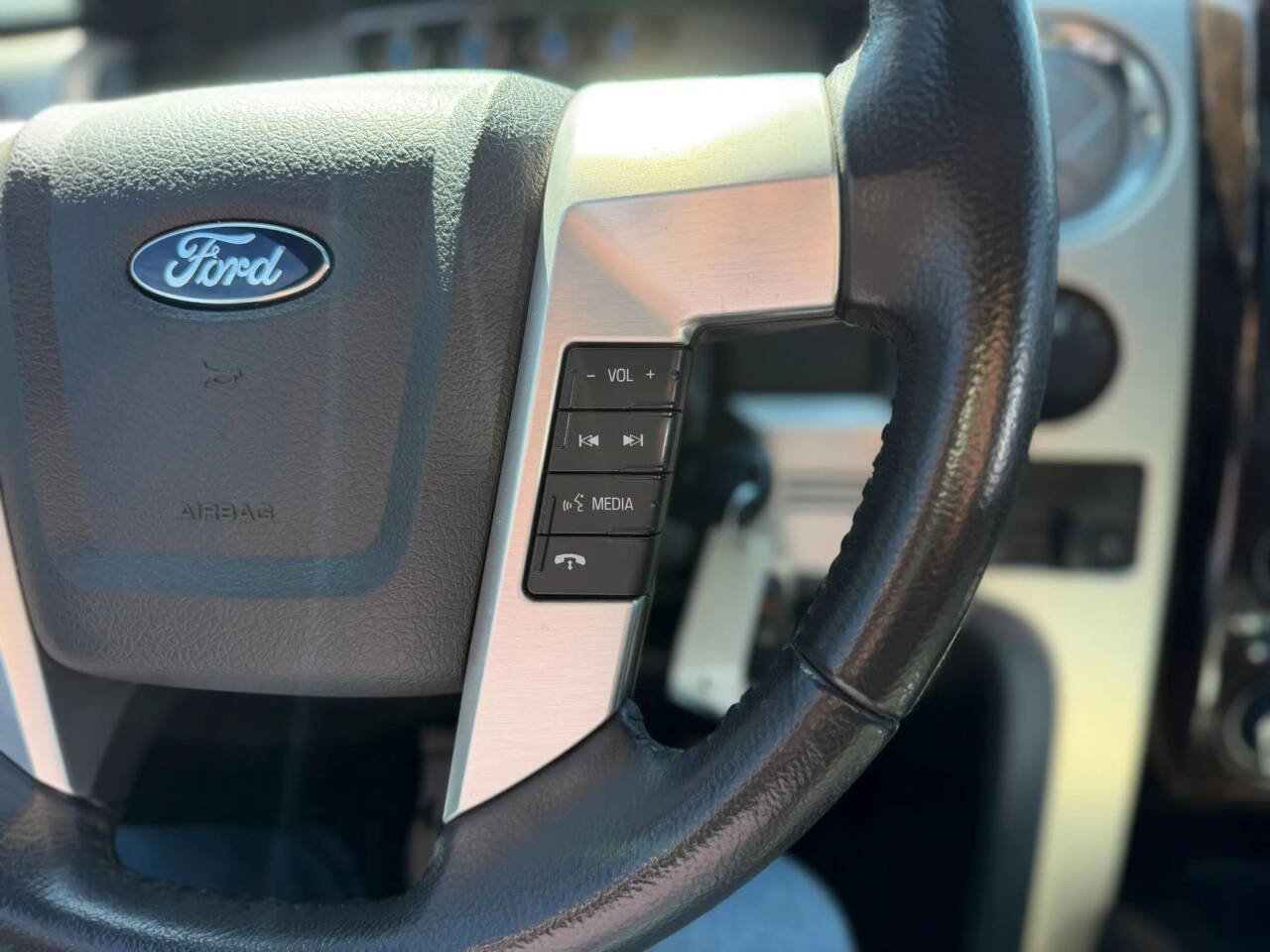 Used 2014 Ford F150 Platinum image 46