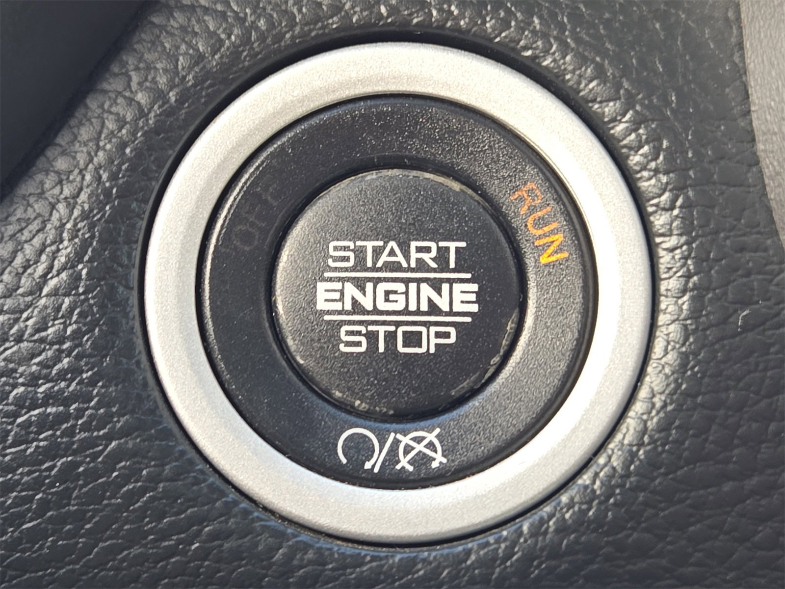 Used 2020 RAM 3500 Laramie w/ Night Edition image 19