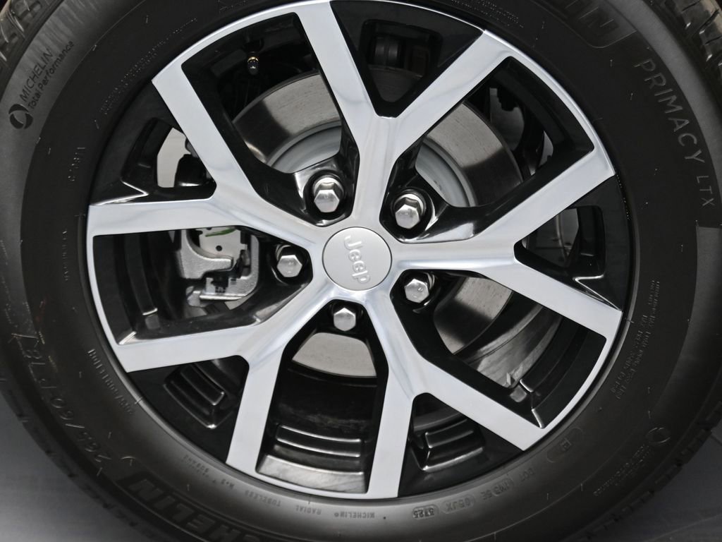 New 2025 Jeep Grand Cherokee Limited image 30