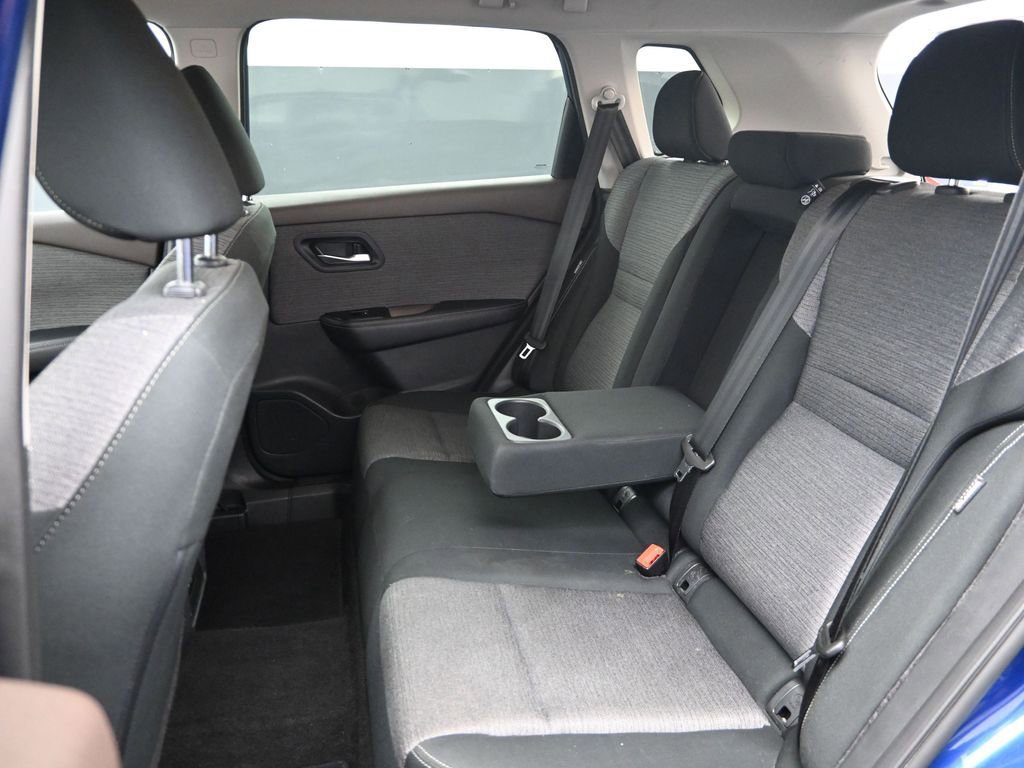 Used 2023 Nissan Rogue SV image 14