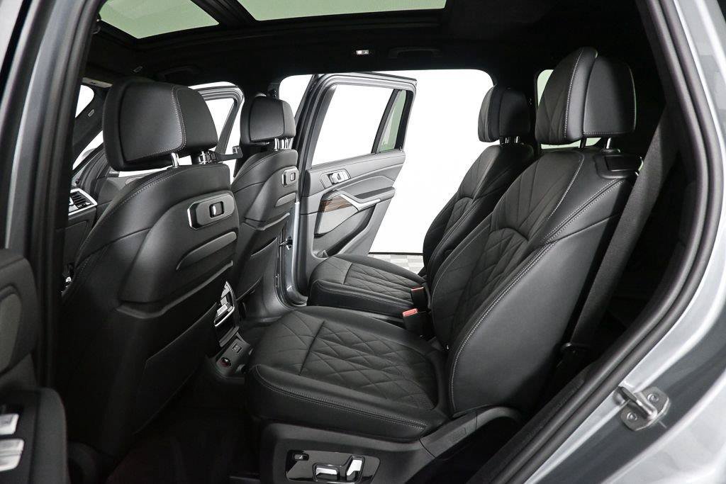 Used 2023 BMW X7 xDrive40i w/ Executive Package AWD/4WD image 18