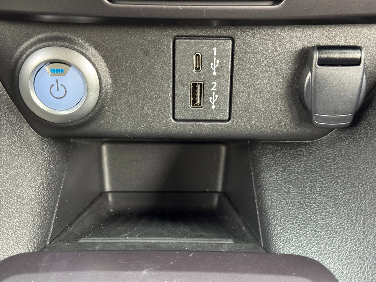 Used 2025 Nissan Leaf S image 26