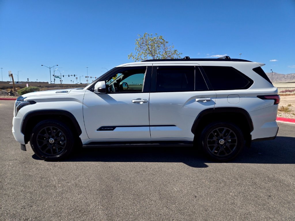 Used 2024 Toyota Sequoia Platinum AWD/4WD image 3
