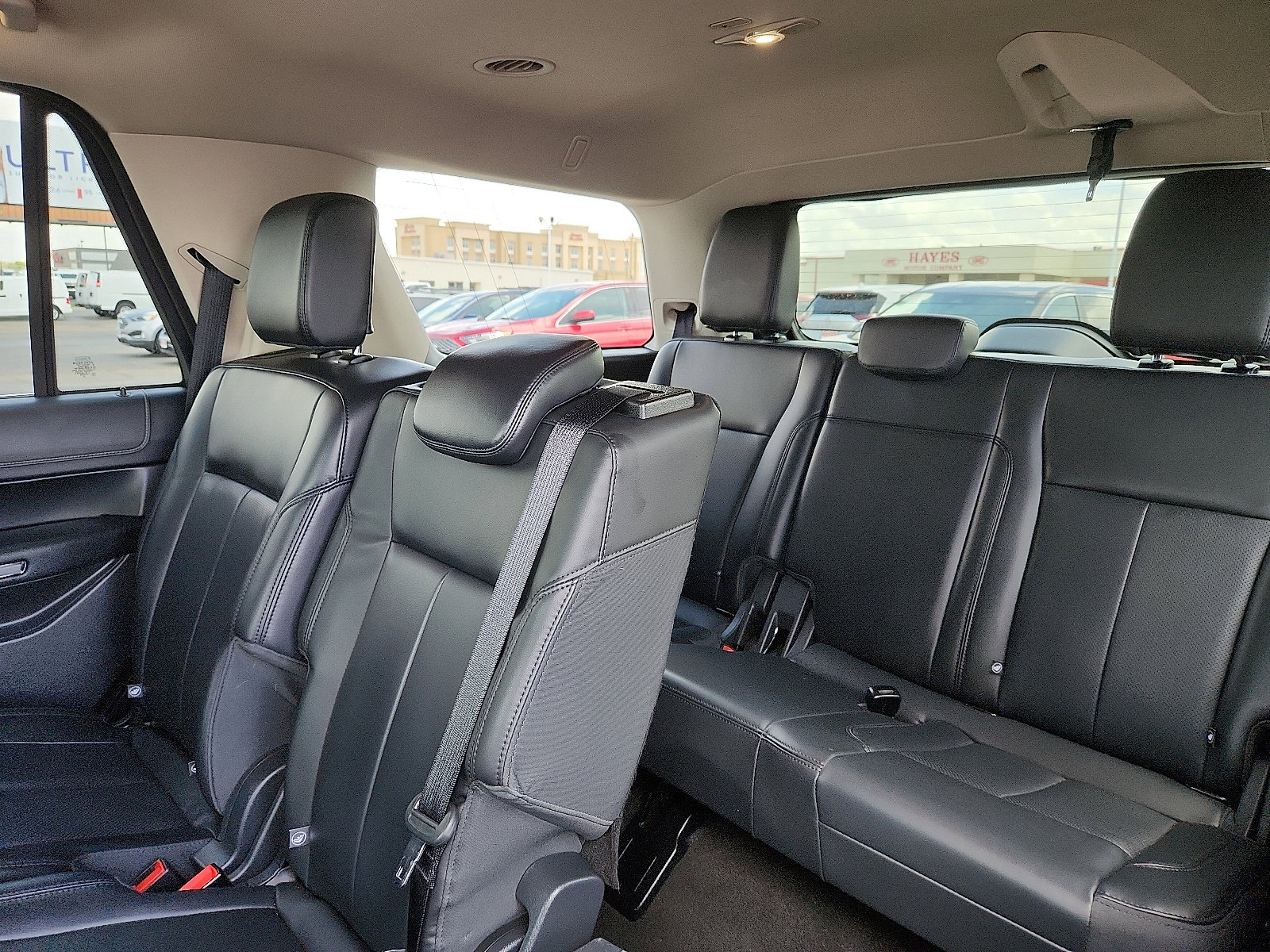 Used 2024 Ford Expedition XLT image 7