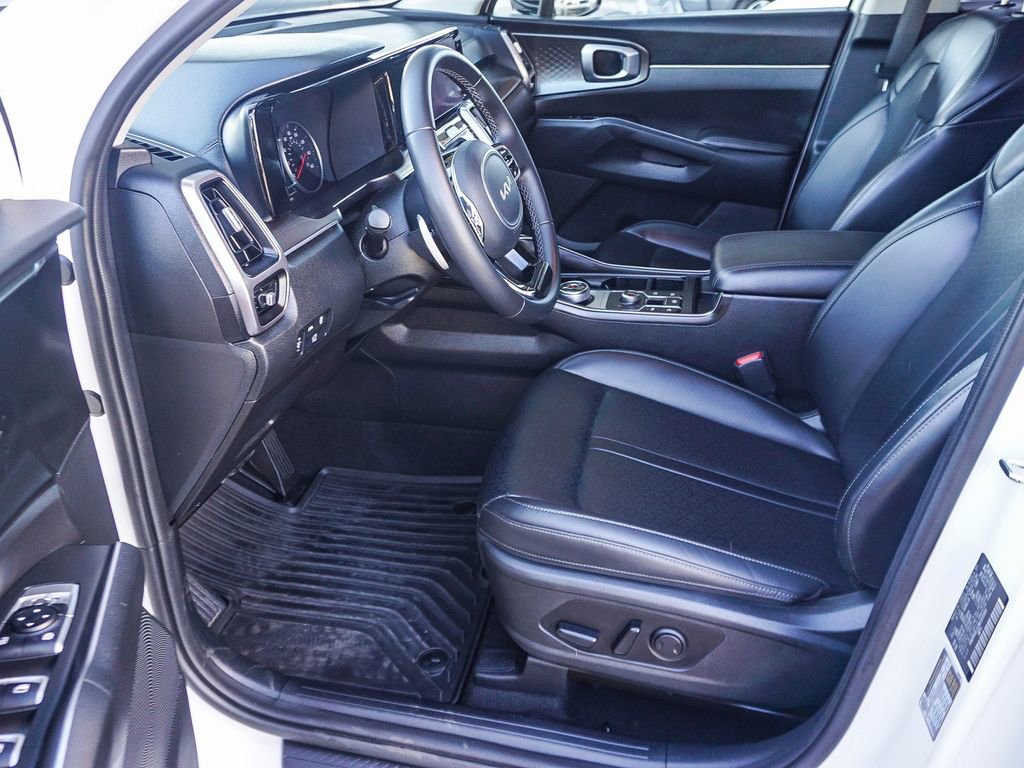 Certified 2022 Kia Sorento EX image 18
