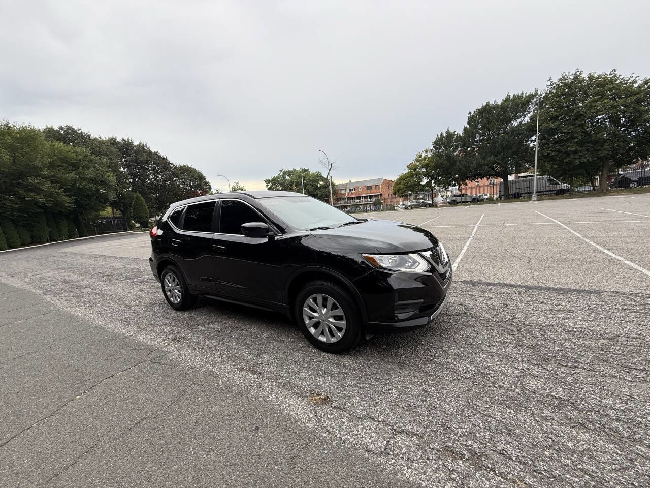 Used 2017 Nissan Rogue S image 6