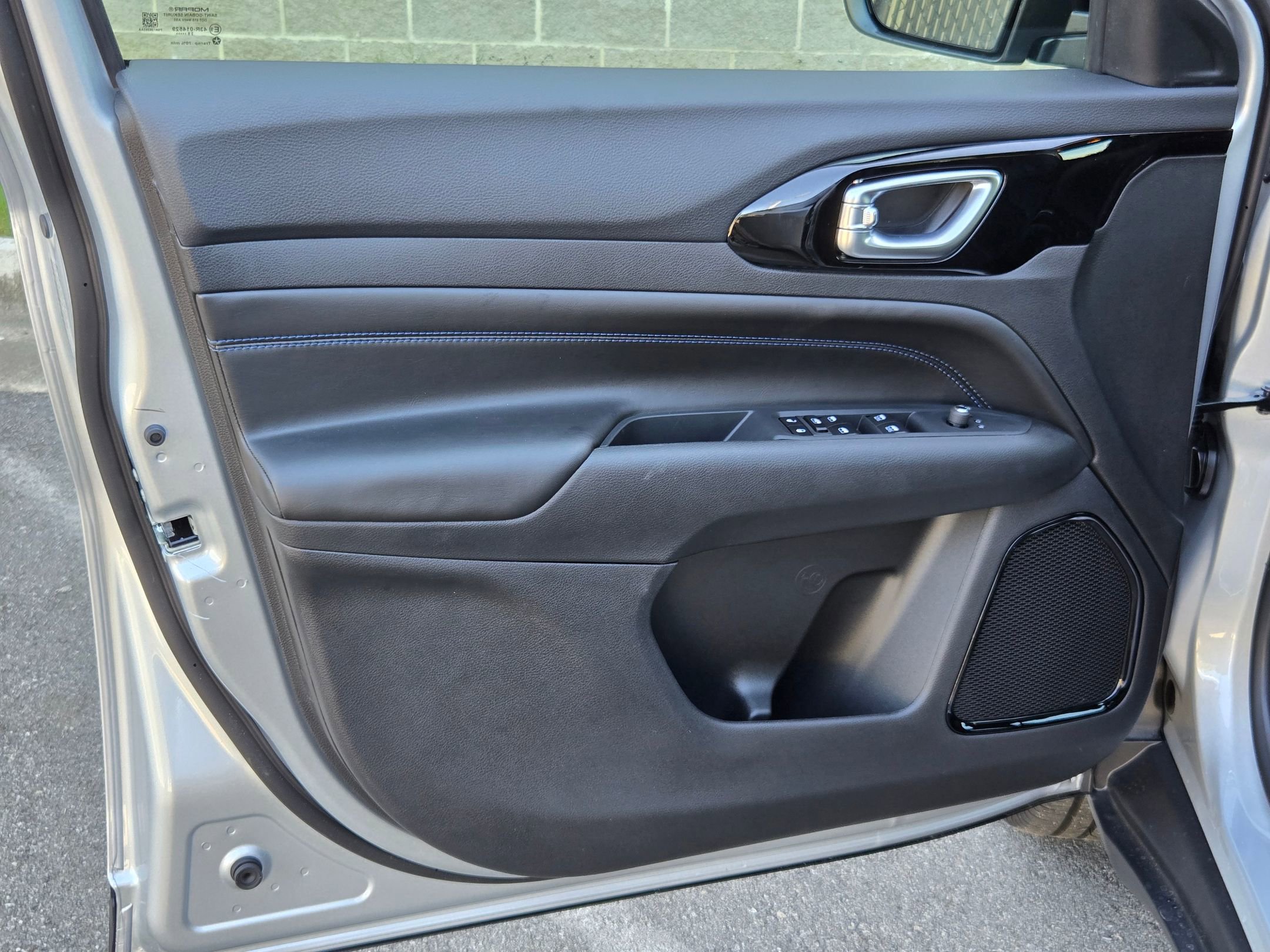 New 2026 Jeep Compass Limited image 18