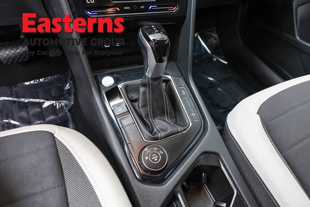 Used 2025 Volkswagen Taos SE AWD/4WD image 13