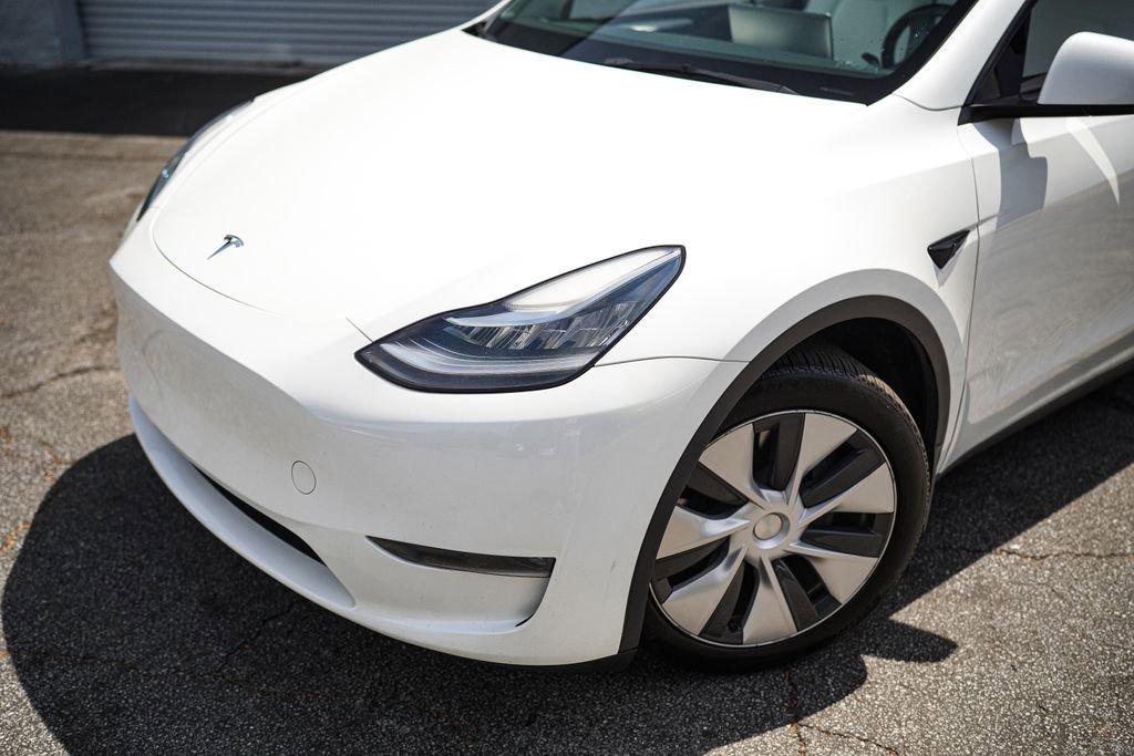 Used 2023 Tesla Model Y Long Range AWD/4WD image 2