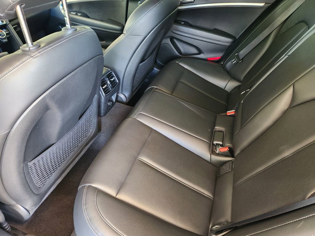 Used 2023 Genesis G70 2.0T RWD image 30